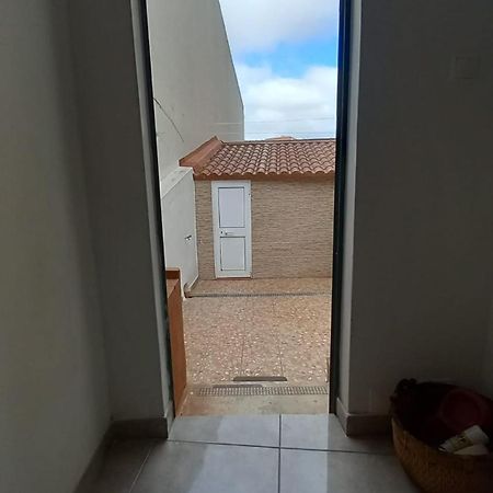 ליסבון Alvito Guest House - Comfortable Room With Private Bathroom מראה חיצוני תמונה